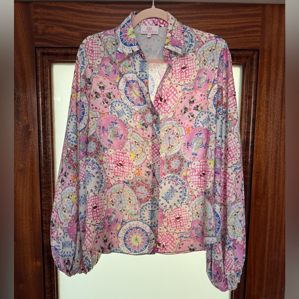 BNWOT Neubyrne Blouse Size, Med.